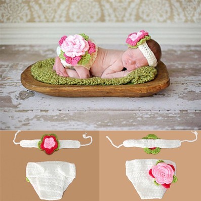 Adorable newborn baby photography & clothing:  age 0-4 months