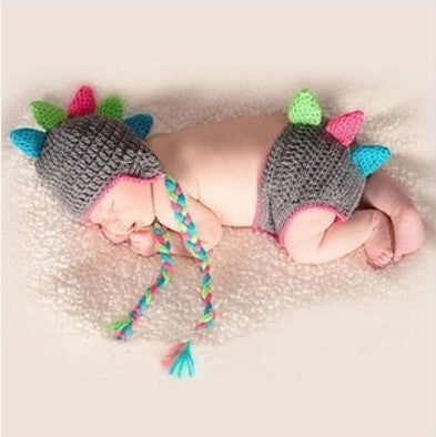 Adorable newborn baby photography & clothing:  age 0-4 months