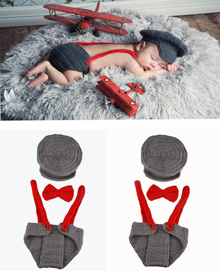 Adorable newborn baby photography & clothing:  age 0-4 months