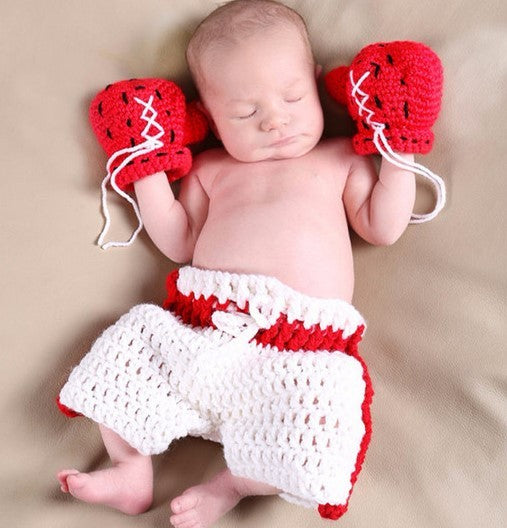 Adorable newborn baby photography & clothing:  age 0-4 months